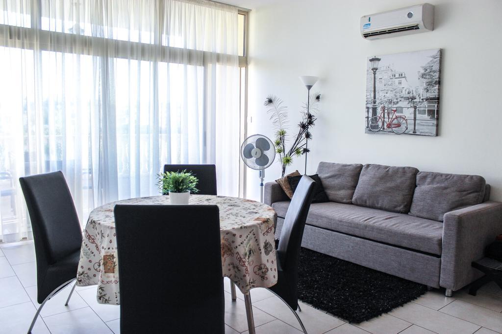 King'S Gardens Apartment Paphos Bagian luar foto