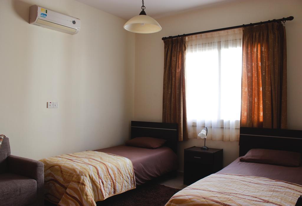 King'S Gardens Apartment Paphos Bagian luar foto