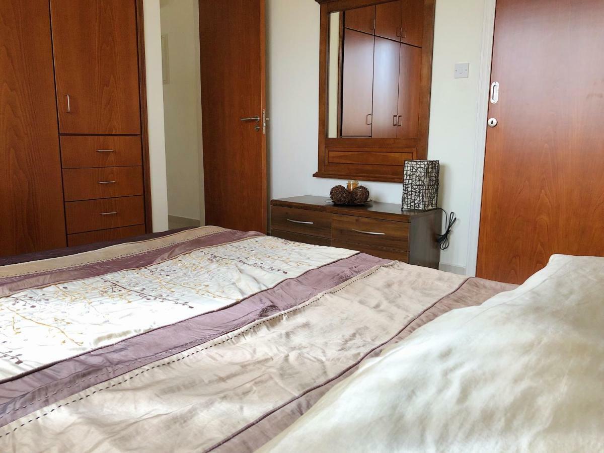 King'S Gardens Apartment Paphos Bagian luar foto