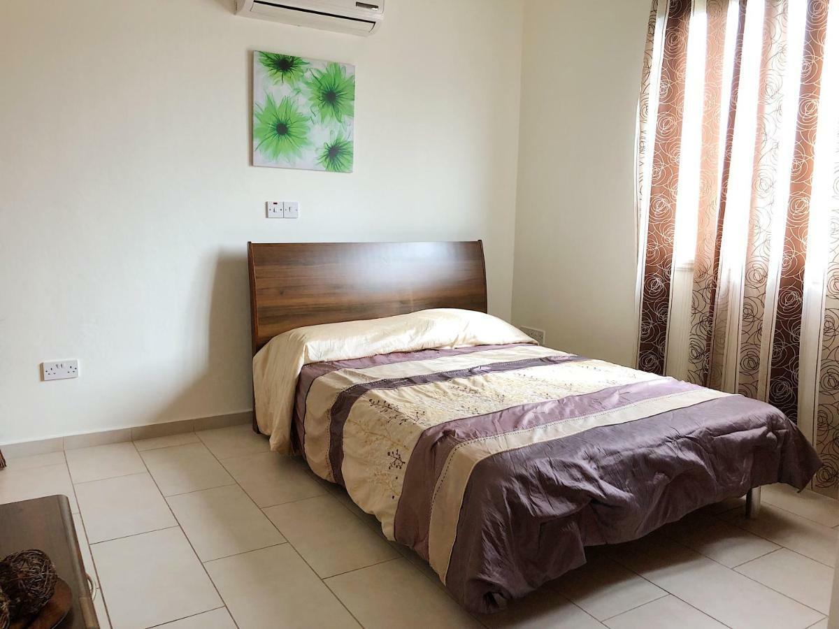 King'S Gardens Apartment Paphos Bagian luar foto