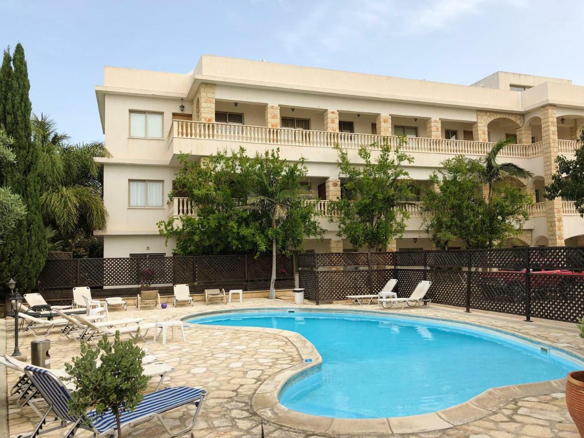 King'S Gardens Apartment Paphos Bagian luar foto