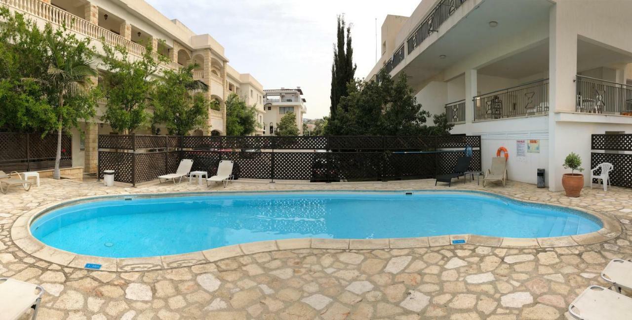 King'S Gardens Apartment Paphos Bagian luar foto